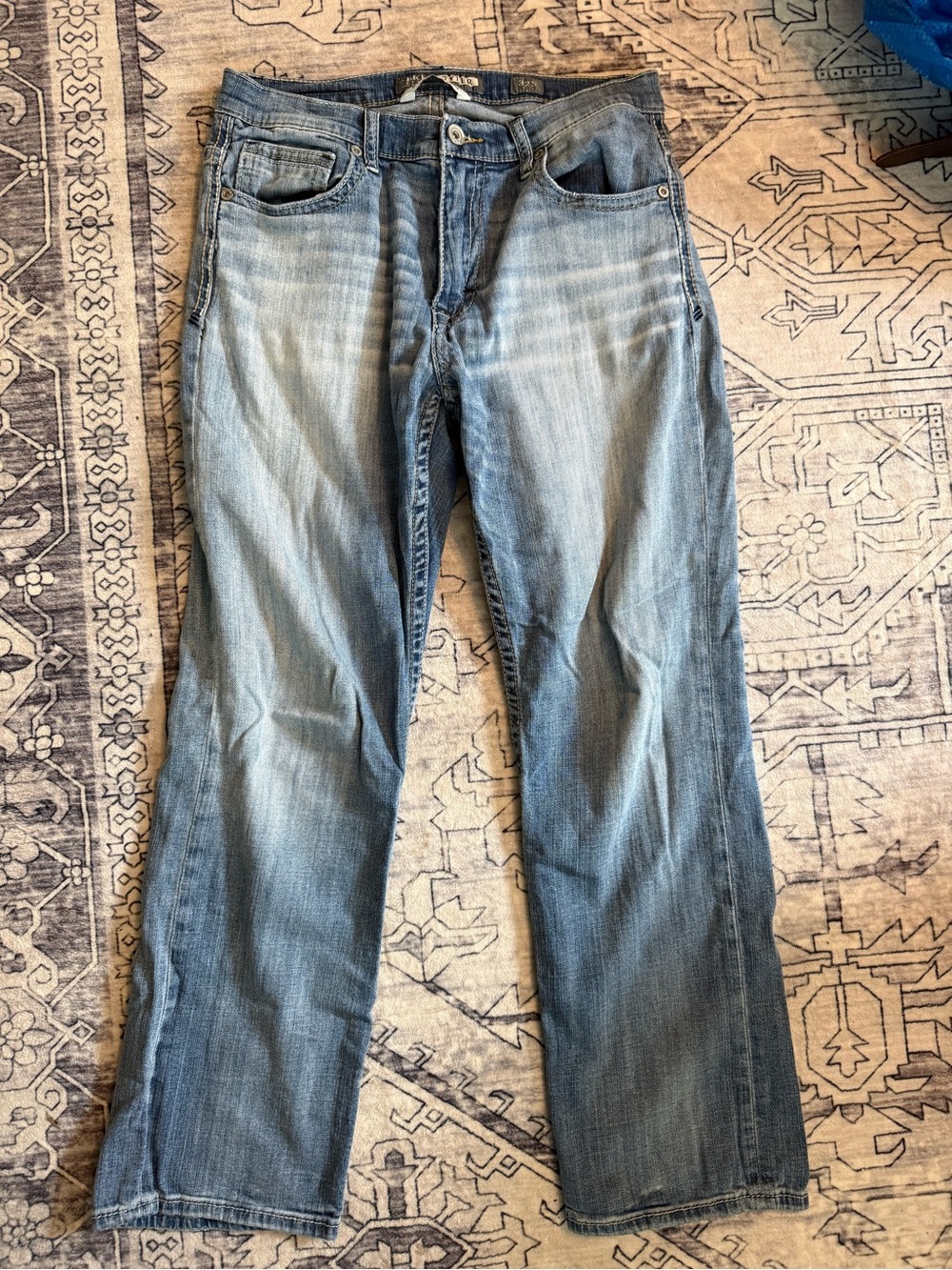 BKE Jeans Men’s Tyler Straight Medium Wash Denim 32S